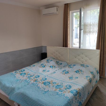 Guest House Koba Batoumi Extérieur photo