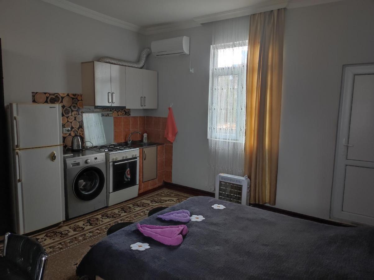 Guest House Koba Batoumi Extérieur photo
