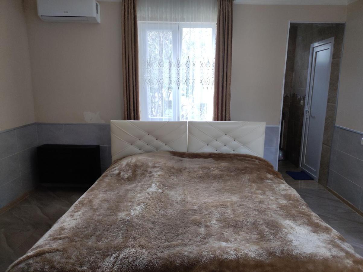 Guest House Koba Batoumi Extérieur photo