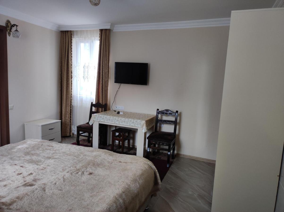 Guest House Koba Batoumi Extérieur photo